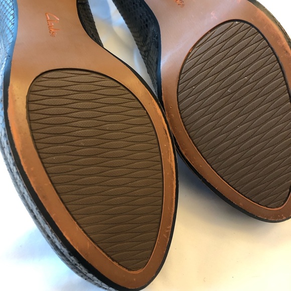 Clark’s Artisan Faux snake skin grey heels sz 12 - Picture 5 of 6